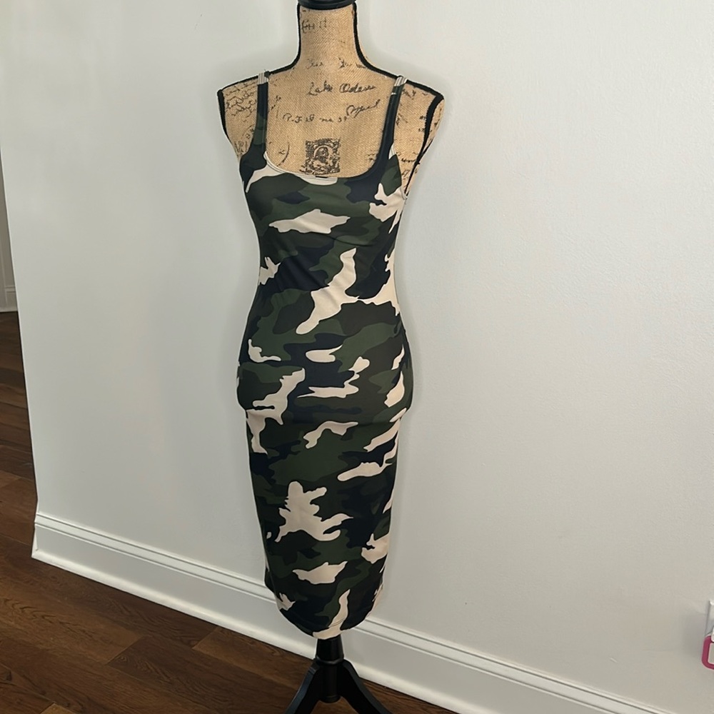 ZARA CAMOUFLAGE DRESS!  Size M (Europe Sizing-was bought in Paris). PERFECT